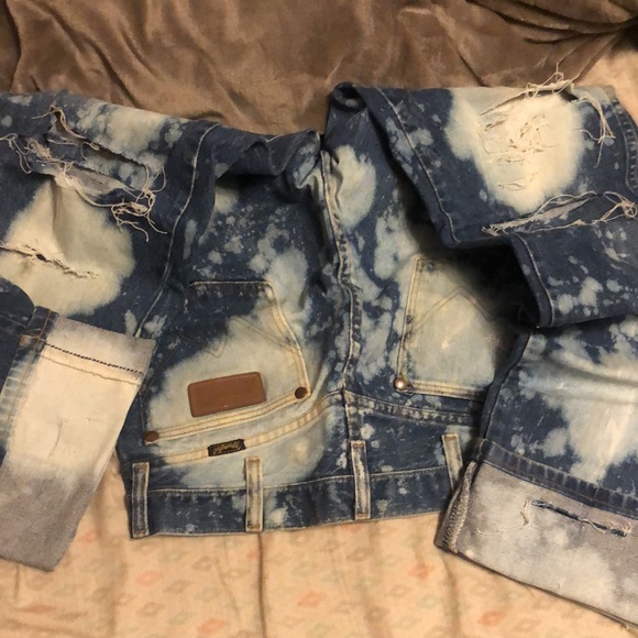 Wranglers - Picture 3 of 3